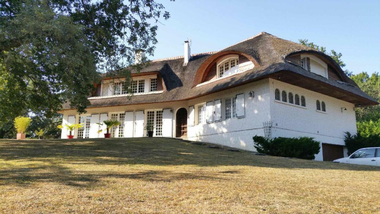 Bretagne-de-Marsan La Belle Chaumiere Bed & Breakfast エクステリア 写真