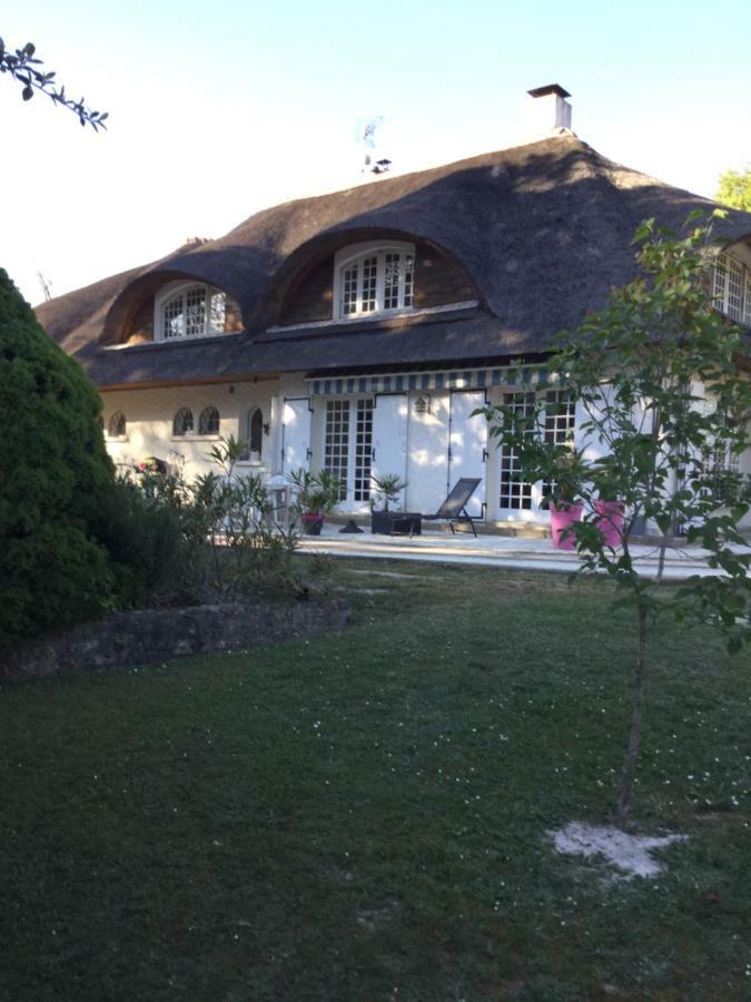Bretagne-de-Marsan La Belle Chaumiere Bed & Breakfast エクステリア 写真